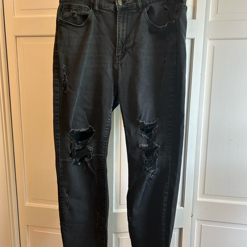 Judy Blue Black Distressed Boyfriend Jeans